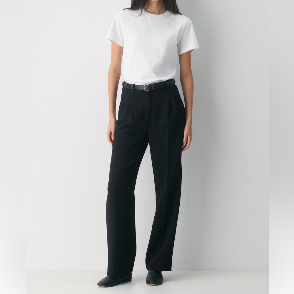 Aritzia Effortless pants crepette in black